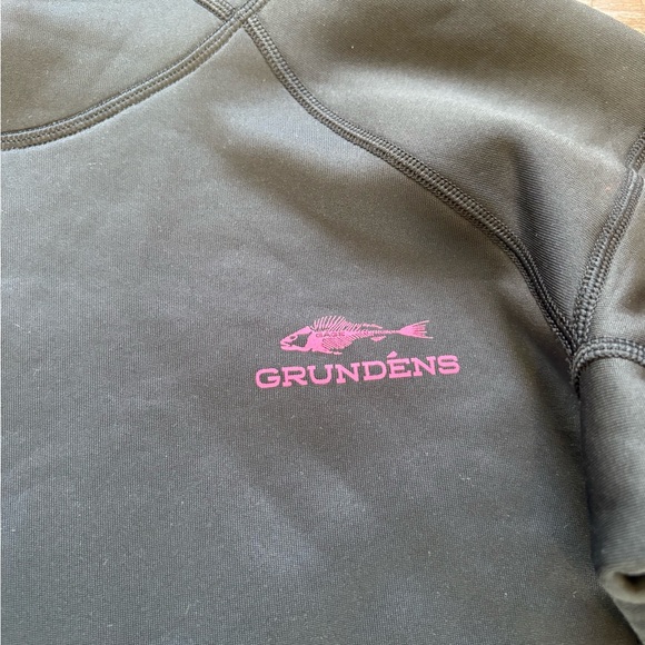 W’s Grunden Hoodie - Picture 2 of 4